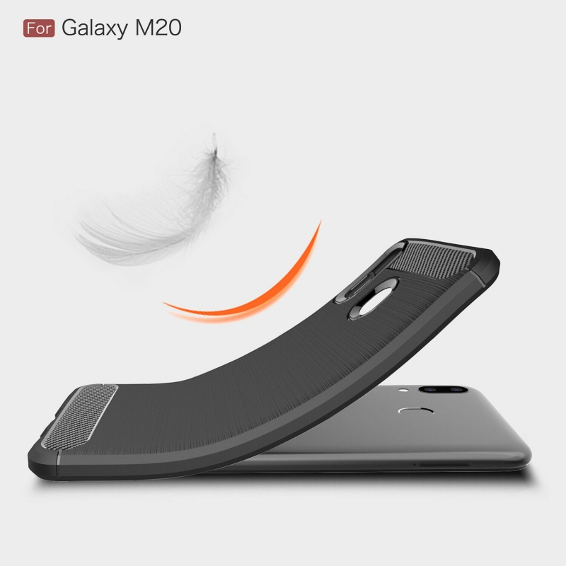 Ốp Lưng Samsung Galaxy M20 Chống Sốc Hiệu Likgus Giá Rẻ được làm bằng chất liệu TPU mềm giúp bạn bảo vệ toàn diện mọi góc cạnh của máy rất tốt lớp nhựa này khá mỏng bên ngoài kết hợp thêm bên trên và dưới dạng carbon